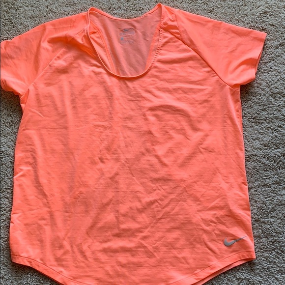 Nike Dri-fit shirt EUC . Worn a couple of times - Picture 1 of 3